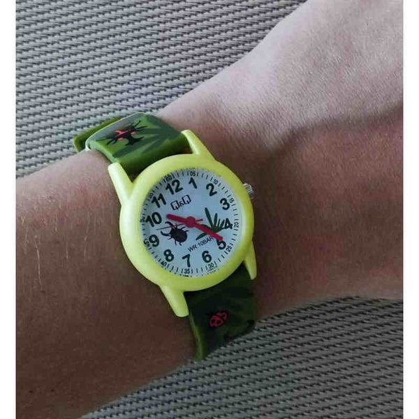 Q&Q Watch by Citizen VR99J016Y Kids Analog Watch with Green Rubber Strap